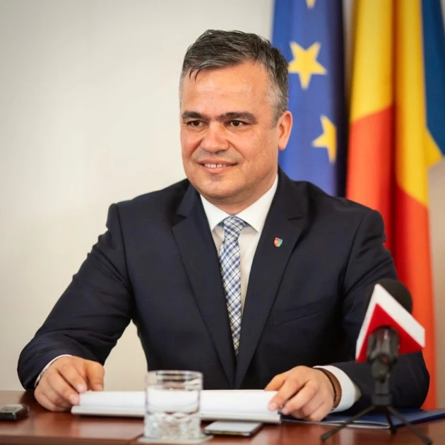 Adrian Veștea, desemnat premier: „Voi avea același program de guvernare cu Ilie Bolojan”. Ce a spus despre „peste 240 de voturi”