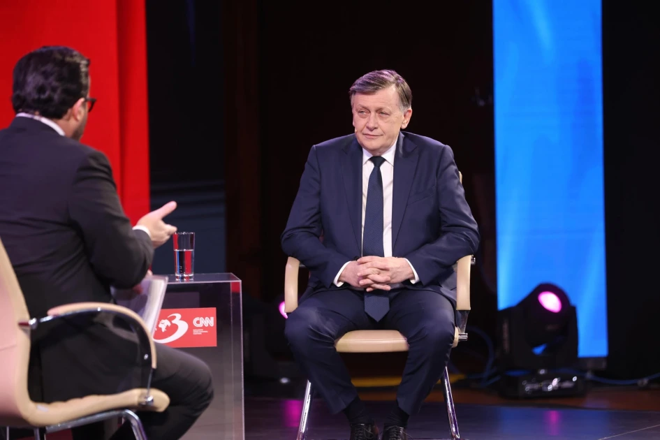 Crin Antonescu îl somează pe Nicușor Dan să deblocheze criza: „Cum adică nu poate? Atunci trebuie să demisioneze!”