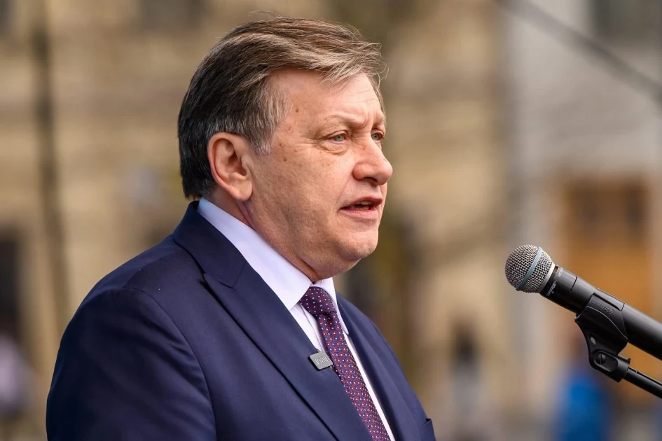 Crin Antonescu îl somează pe Nicușor Dan să deblocheze criza: „Cum adică nu poate? Atunci trebuie să demisioneze!”