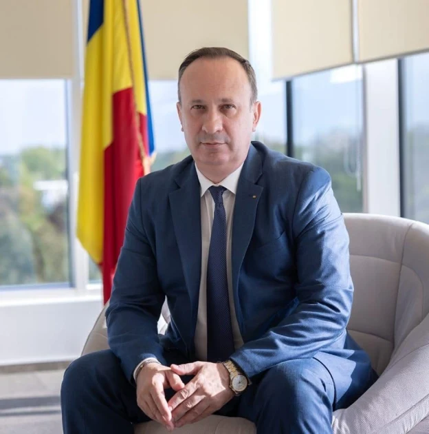 Adrian Câciu ironizează PNL, USR și UDMR: „iele care vor să pară zâne” și leagă votul pentru Guvernul Veștea de anticipate