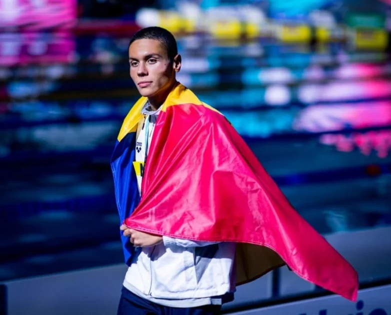 David Popovici, alături de sute de copii la lansarea Caravanei BeActive 2026: exerciții din pregătirea sa