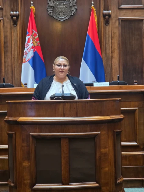 Diana Șoșoacă, filmări din Dobrogea la volanul unei decapotabile: „Asta-i o mașină rusească, da?”