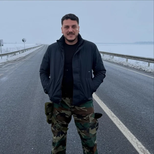 Influencerul „Makaveli”, Alexandru Zidaru, adus la Parchetul Tribunalului București după reținerea de 24 de ore: acuzațiile din dosar