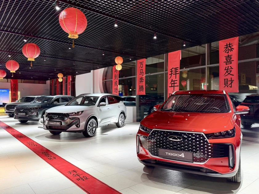 Chery caută fabrici în Europa: planul anunțat la Paris pentru a reduce impactul taxelor UE și a grăbi livrările