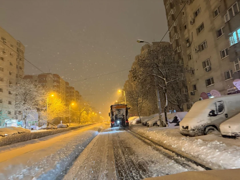 Ninsori abundente în București: ce se întâmplă cu traficul și transportul STB, după apelul primarului general Ciprian Ciucu
