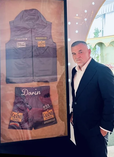Leonard Doroftei scoate la licitație echipamentul din meciul cu Paul Spadafora: banii merg la Crucea Roșie Română