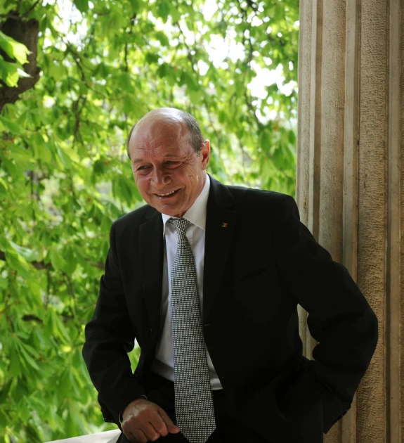 Traian Băsescu critică ideea de „guvern tranzitoriu”: „Pur și simplu batjocoresc Constituția”. Cui atribuie responsabilitatea