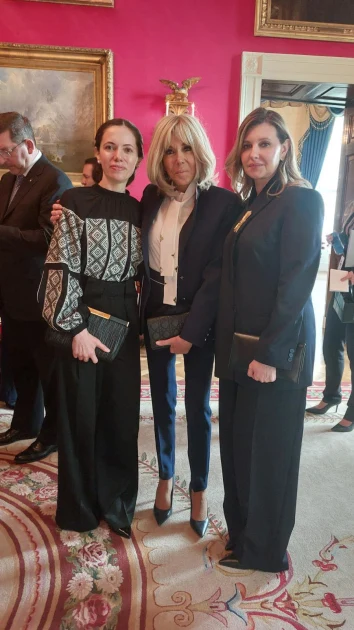 Mirabela Grădinaru, alături de Brigitte Macron și Olena Zelenska, în fotografia de la summitul de la Washington
