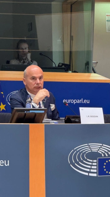 Rareș Bogdan, atac la Ilie Bolojan: „a îngropat economia României” și „nu cred că a citit trei cărți în viața lui”