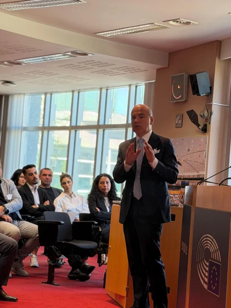 Rareș Bogdan, atac la Ilie Bolojan: „a îngropat economia României” și „nu cred că a citit trei cărți în viața lui”