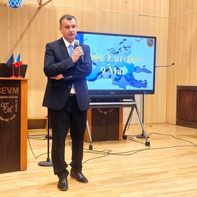 Eugen Tomac: lideri politici „pozează în salvatori”, dar „au avut de multe ori poziții identice cu cele ale Kremlinului”