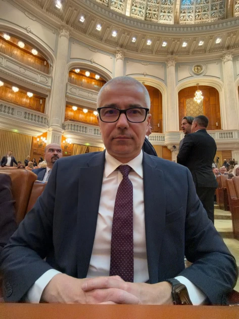 Radu Marinescu: „Fiecare zi fără guvern deplin e o zi pierdută”. Acuzații privind prelungirea interimatului
