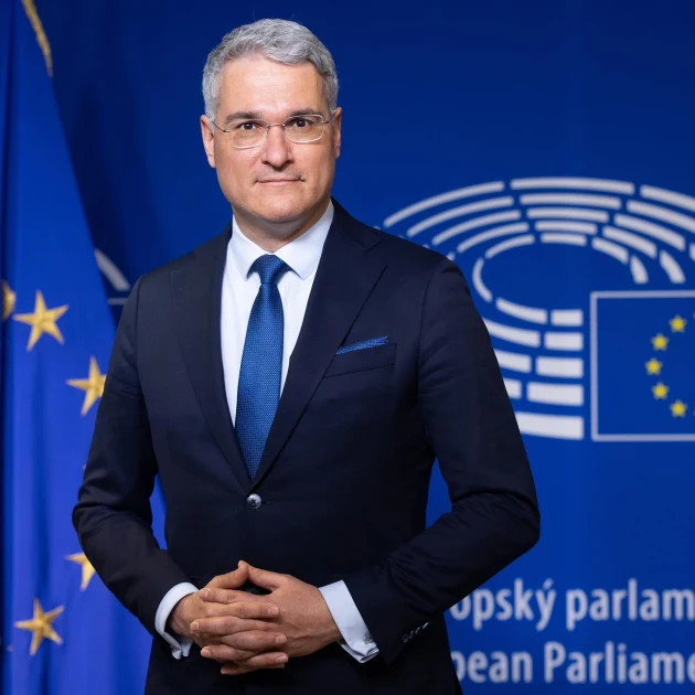 Dragoș Pîslaru: amendamentele la legea decarbonizării pot bloca PNRR și pot aduce penalități „exponențial mai mari”
