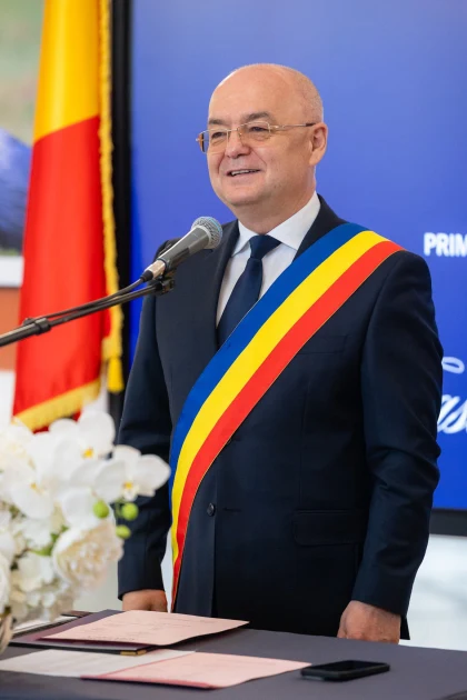 Emil Boc, mesaj pentru festivalierii din Cluj-Napoca: „Uitați de cafea” și încercați zeama de varză