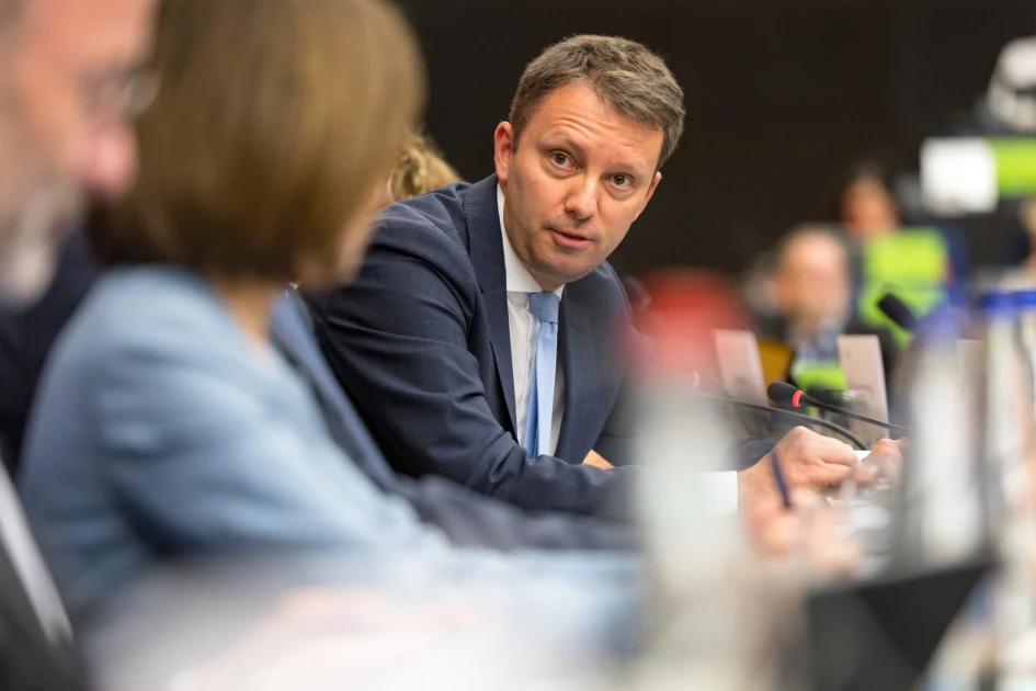 „România poate pierde miliarde din PNRR”. Siegfried Mureșan: statul riscă inclusiv să returneze bani către UE