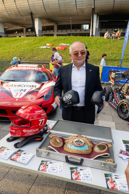 Emil Boc, primele roșii din grădină și mesajul care a atras atenția: „Niciun magazin nu oferă această satisfacție”
