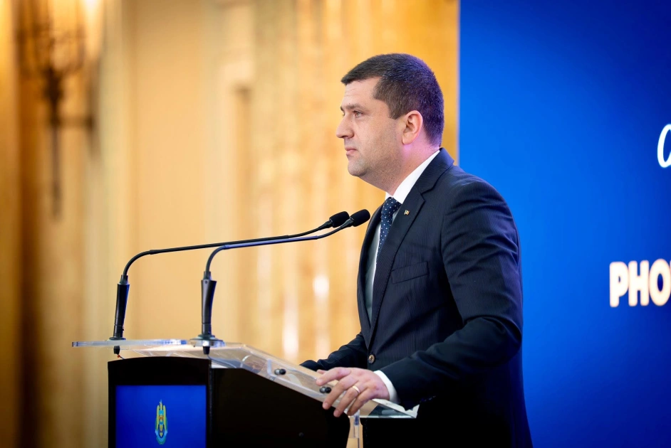 Radu Miruță, despre barjele scufundate pe Dunăre: „Guvernul încearcă astfel de soluții, dar să aducă ploaie nu poate”