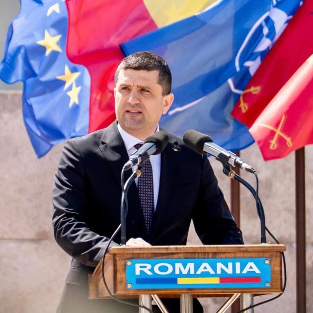 Radu Miruță vrea mai mult „Fabricat în România” în înzestrarea Armatei, după vizita la Mediaș
