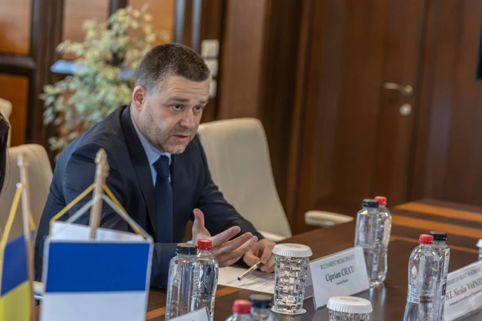 Ciprian Ciucu: A început montarea șinei de tramvai sub Podul Constanța. Termenul avansat pentru două benzi pe sens