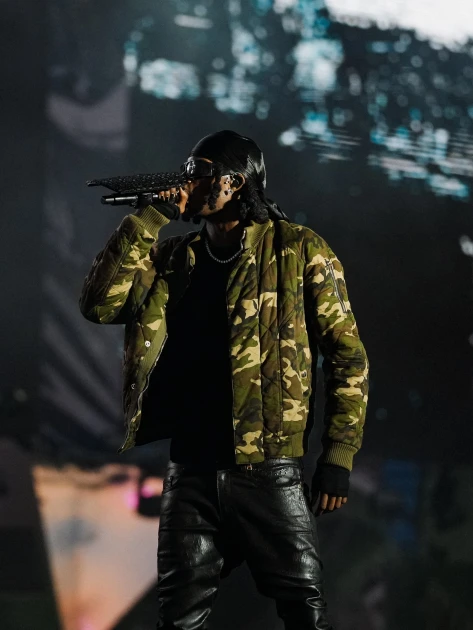 Beach, Please! 2026, ziua 2: record de 134.000 de persoane la Costinești și concertul reprogramat al lui Playboi Carti pe scena NIBIRU