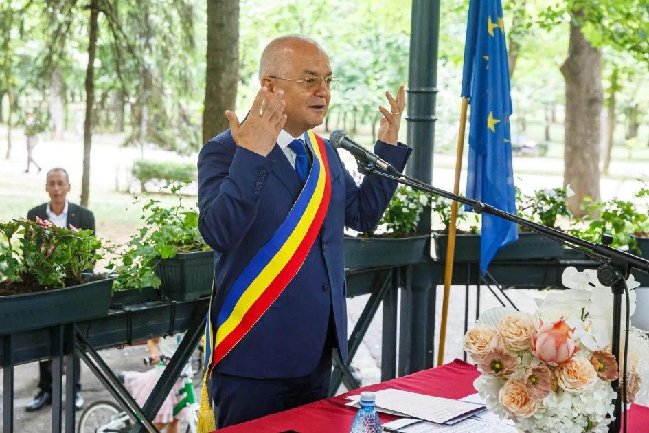 Emil Boc, primele roșii din grădină și mesajul care a atras atenția: „Niciun magazin nu oferă această satisfacție”