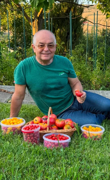 Emil Boc, primele roșii din grădină și mesajul care a atras atenția: „Niciun magazin nu oferă această satisfacție”