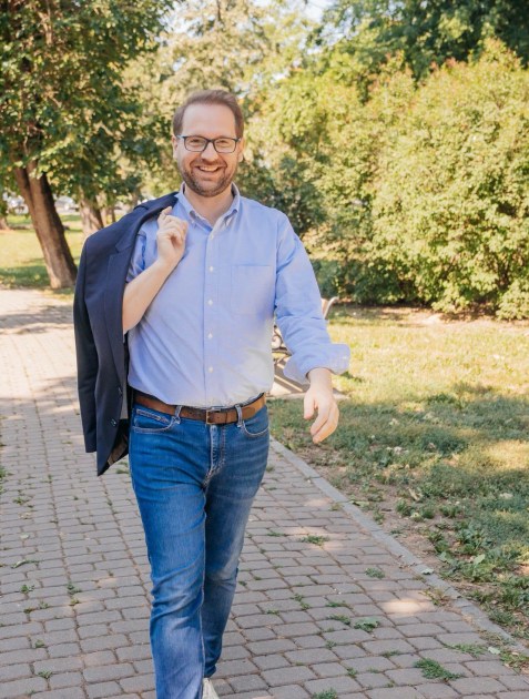 Dominic Fritz, mesaj ironic după decizia CCR privind „amendamentul Fritz”: „Bună dimineața. Tot nu votăm un guvern PSD.”