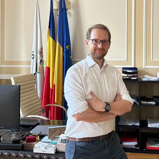 Dominic Fritz, mesaj ironic după decizia CCR privind „amendamentul Fritz”: „Bună dimineața. Tot nu votăm un guvern PSD.”