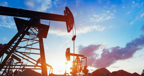 Petrolul a urcat marți cu circa 8%: Brent la 83,81 dolari, pe fondul escaladării conflictului din Orientul Mijlociu