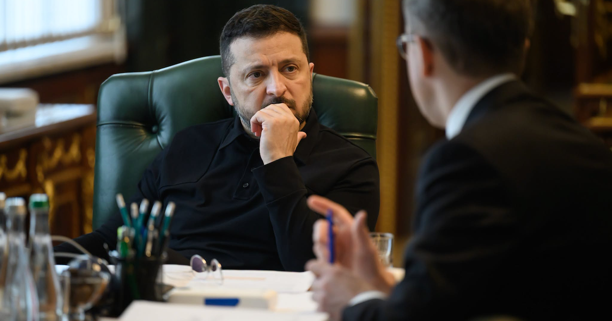 Zelenski cere Rusiei încetarea loviturilor aeriene în timpul vizitelor emisarilor lui Trump: „Trebuie să garanteze”