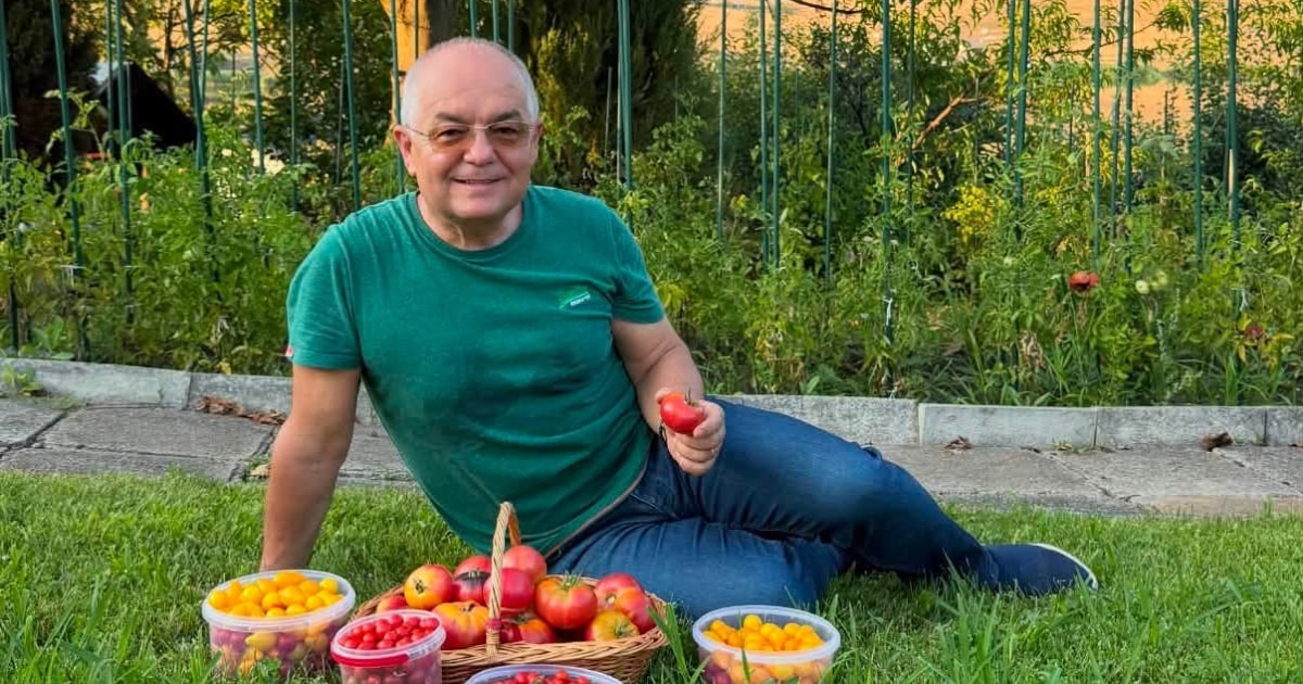 Emil Boc, primele roșii din grădină și mesajul care a atras atenția: „Niciun magazin nu oferă această satisfacție”