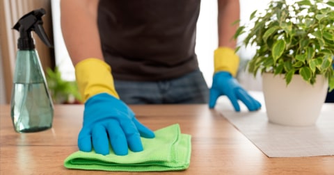 Cum țin japonezii praful sub control în casă: 4 obiceiuri zilnice care fac curățenia mai ușoară