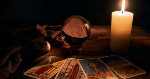 Dosar de înșelăciune în Buzău, după un „ritual” cu bateriile a două telefoane: ce spun polițiștii despre caz