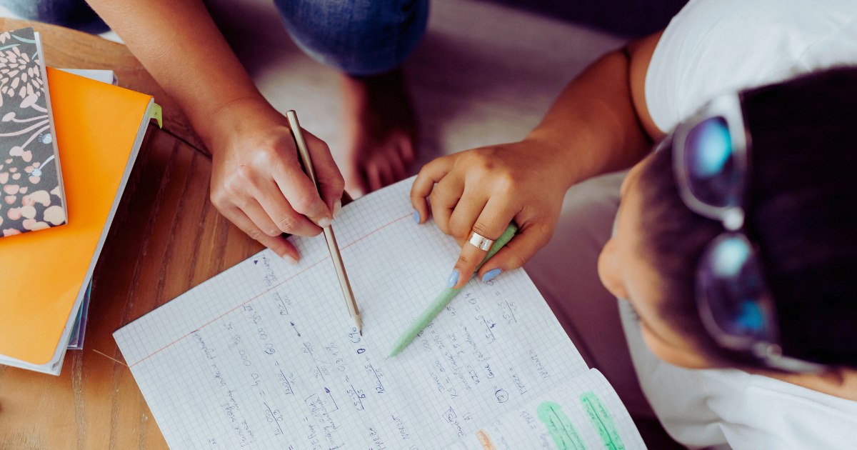 Burse sociale de 925 lei/lună pentru 39.300 de studenți: termenul de 6 martie pentru aplicațiile universităților