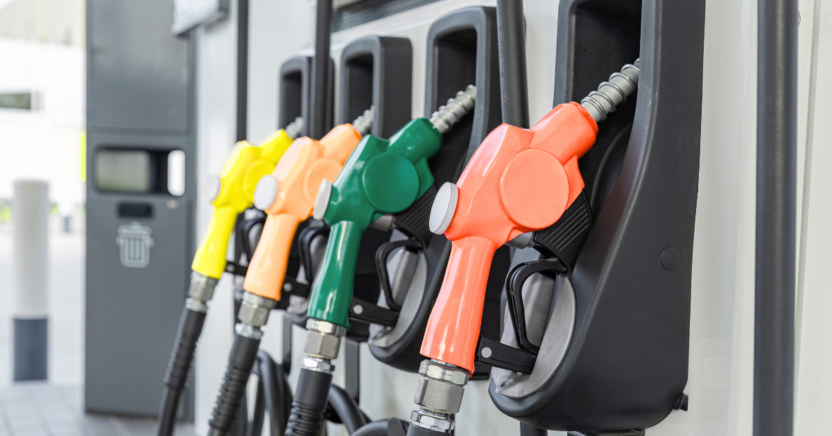 Motorina se apropie de 11 lei pe litru după scumpirile de la Rompetrol și Lukoil