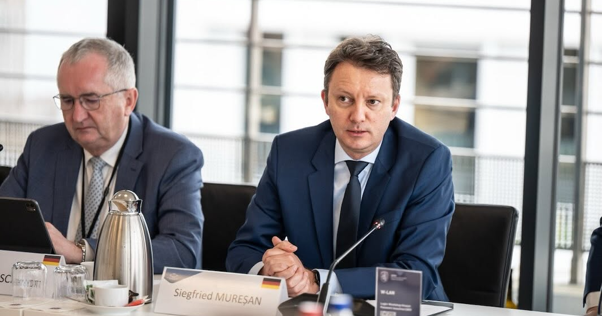 Draftul programului de guvernare propune privatizarea TAROM și reorganizarea Poliției