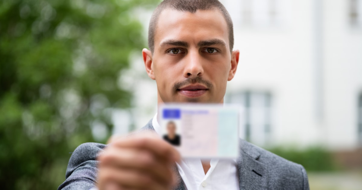 Portofelul digital de identitate în România: ce se schimbă odată cu actele oficiale pe telefon