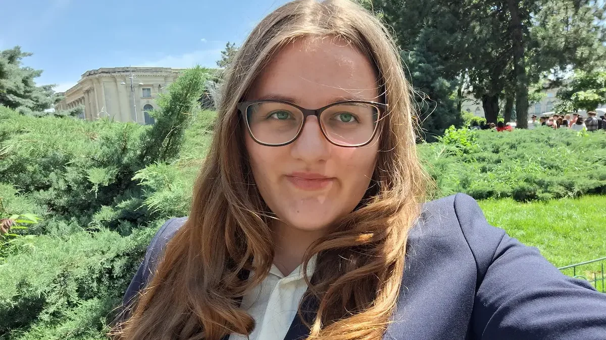 Emma Iordache, studenta cu bursă de peste 400.000 de dolari care sprijină liceenii români