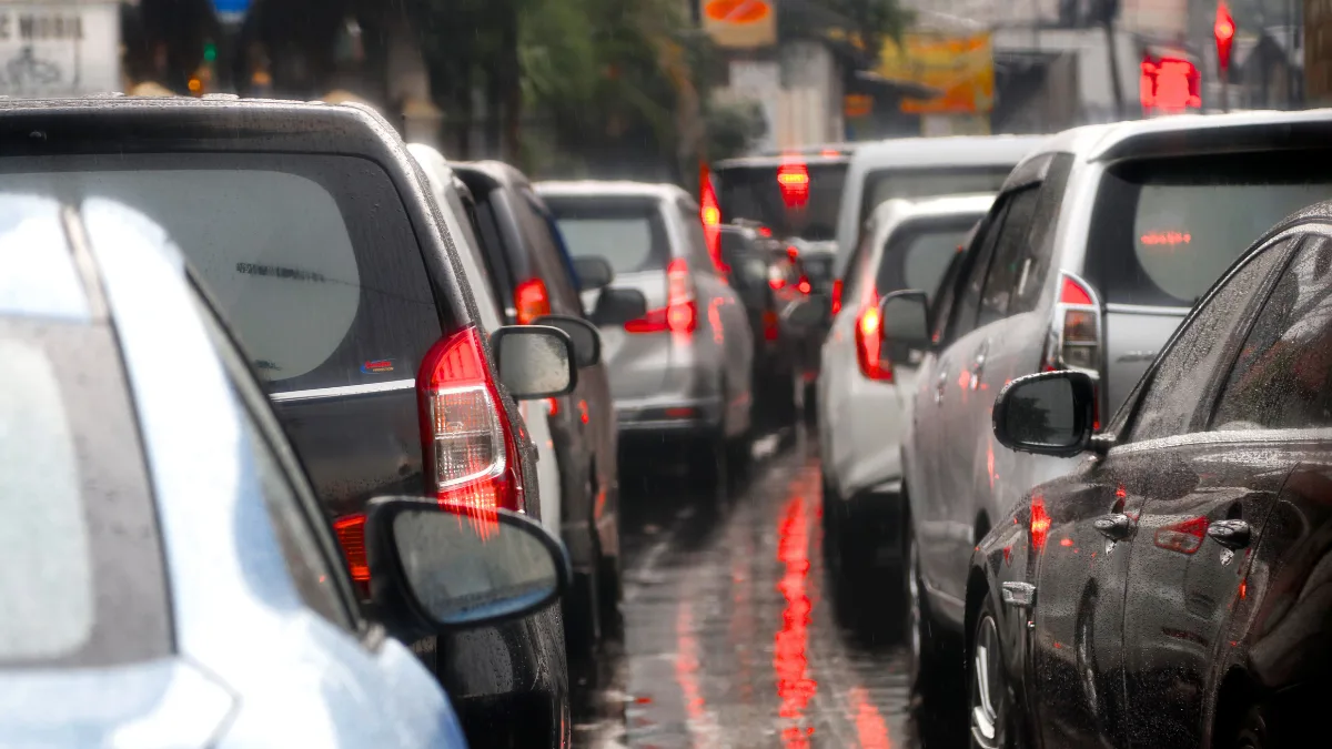 Taxa de pod de la Fetești a dispărut. Rovinieta anuală pentru autoturisme costă între 228 și 330 de lei