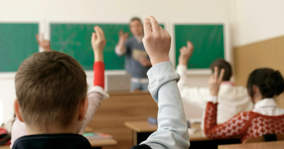 PISA 2025: România, sub mediile OCDE la toate domeniile. Dragoș Iliescu: „Doar Bulgaria și Cipru au scoruri mai joase”