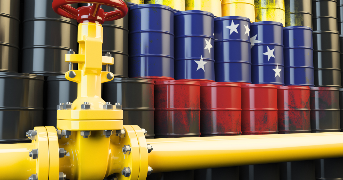 Arabia Saudită oprește temporar conducta petrolieră Est-Vest după atacuri cu drone; petrolul a trecut de 100 de dolari pe baril