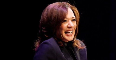 Kamala Harris îl acuză pe Donald Trump că „târăște SUA” într-un război cu Iranul. Democrații cer vot pe puterile de război