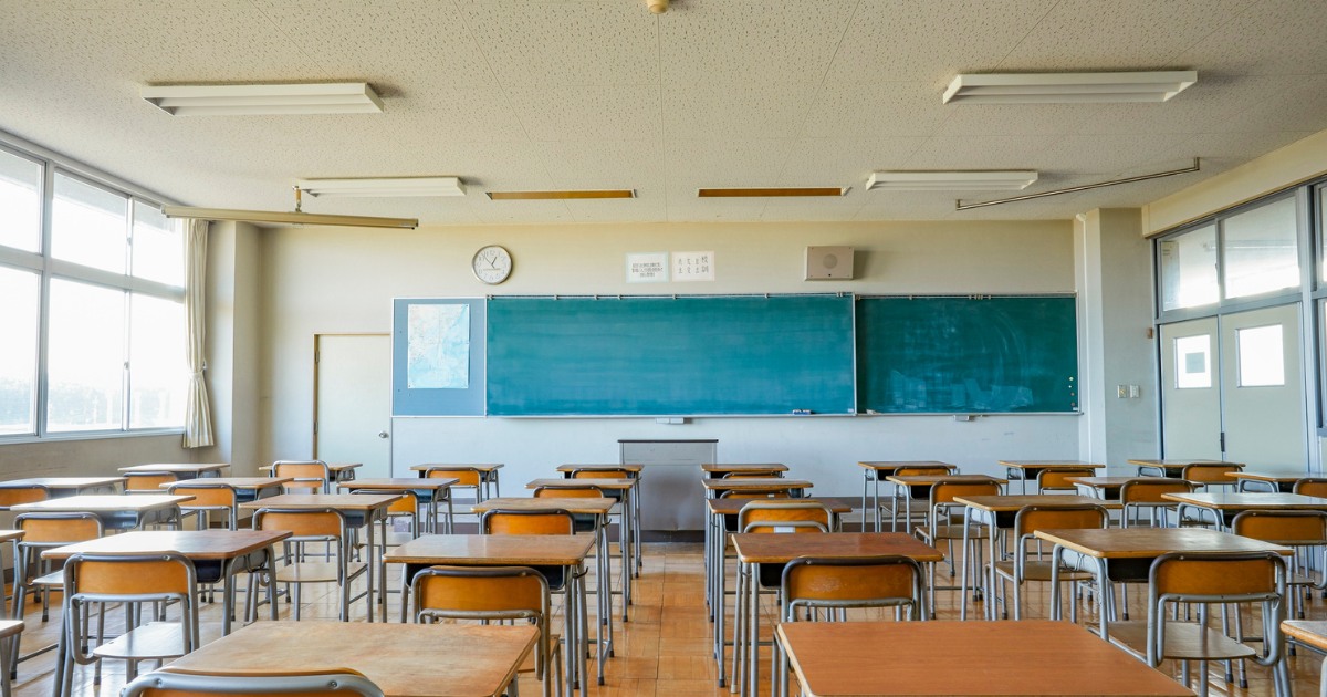 Ambasada Ucrainei: Reforma liceelor nu închide în 2027 școlile cu predare în limba română