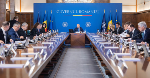 Guvernul Bolojan a fost demis prin moțiune: ce urmează și ce rol are președintele Nicușor Dan în formarea noului cabinet