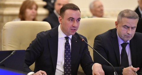Bogdan Ivan reia două opțiuni pentru ieftinirea carburantului: TVA mai mic sau acciză redusă. Ședință de lucru, luni