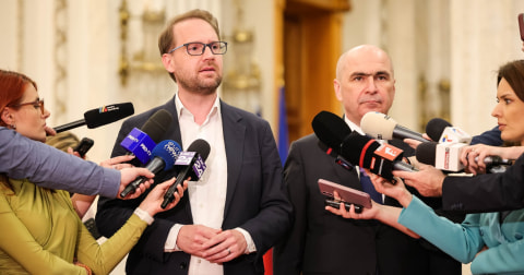 AUR îl dă în judecată pe Dominic Fritz, după afirmația privind finanțarea „de la Moscova”. Partidul cere 100 de lei
