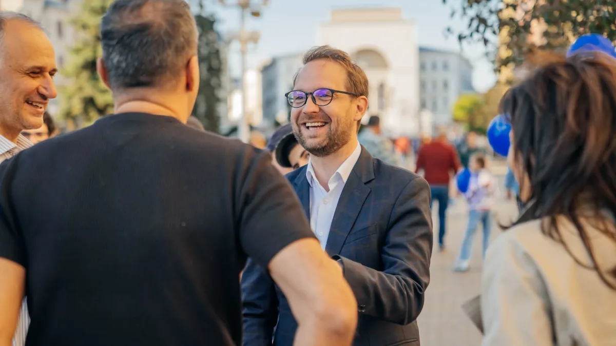 Dominic Fritz: USR va căuta o majoritate pentru un guvern fără PSD și AUR. Ce spune despre anticipate