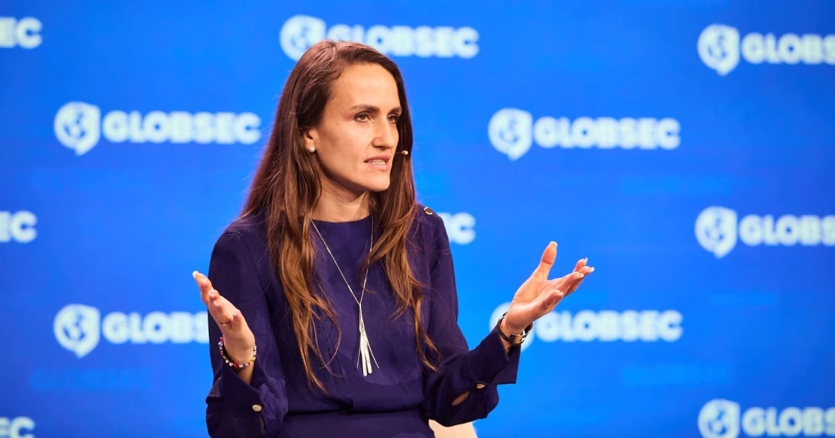 Oana Țoiu: MAE a trecut de 500.000 de servicii consulare în 2026. Programări „în prima zi lucrătoare” și acte pe loc