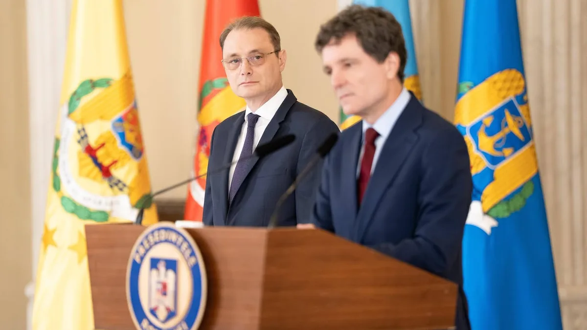 Luca Niculescu, desemnat premier: fostul jurnalist și ambasador caută o majoritate pentru Guvern