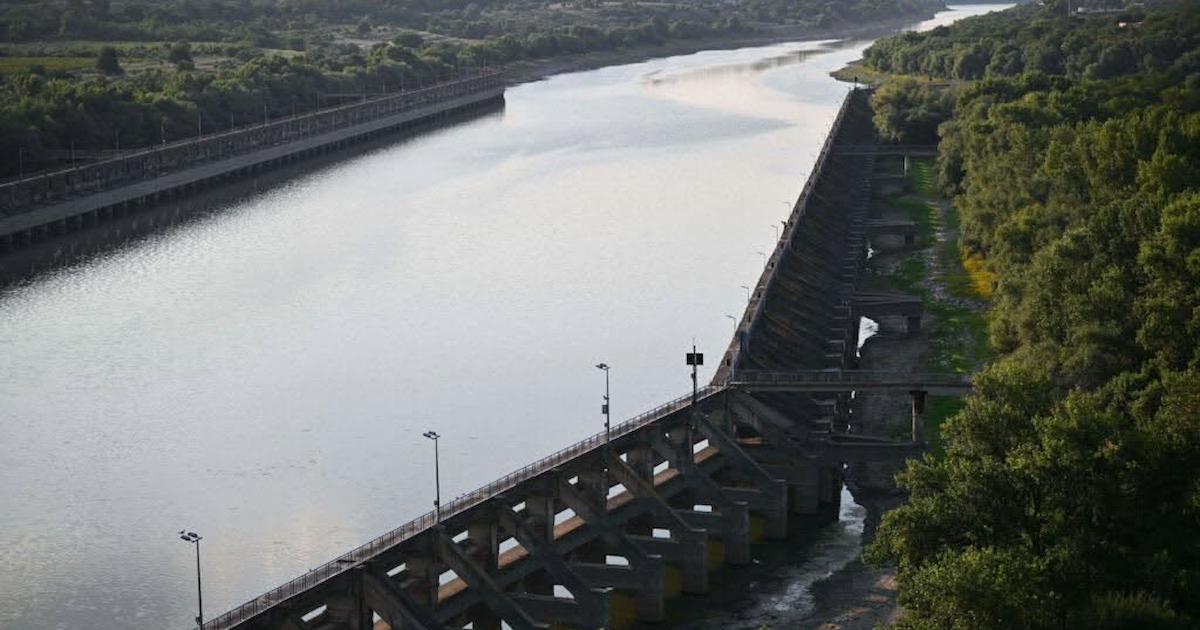 Dunărea a atins un minim record la Cernavodă, iar lucrările de dragaj sunt oprite